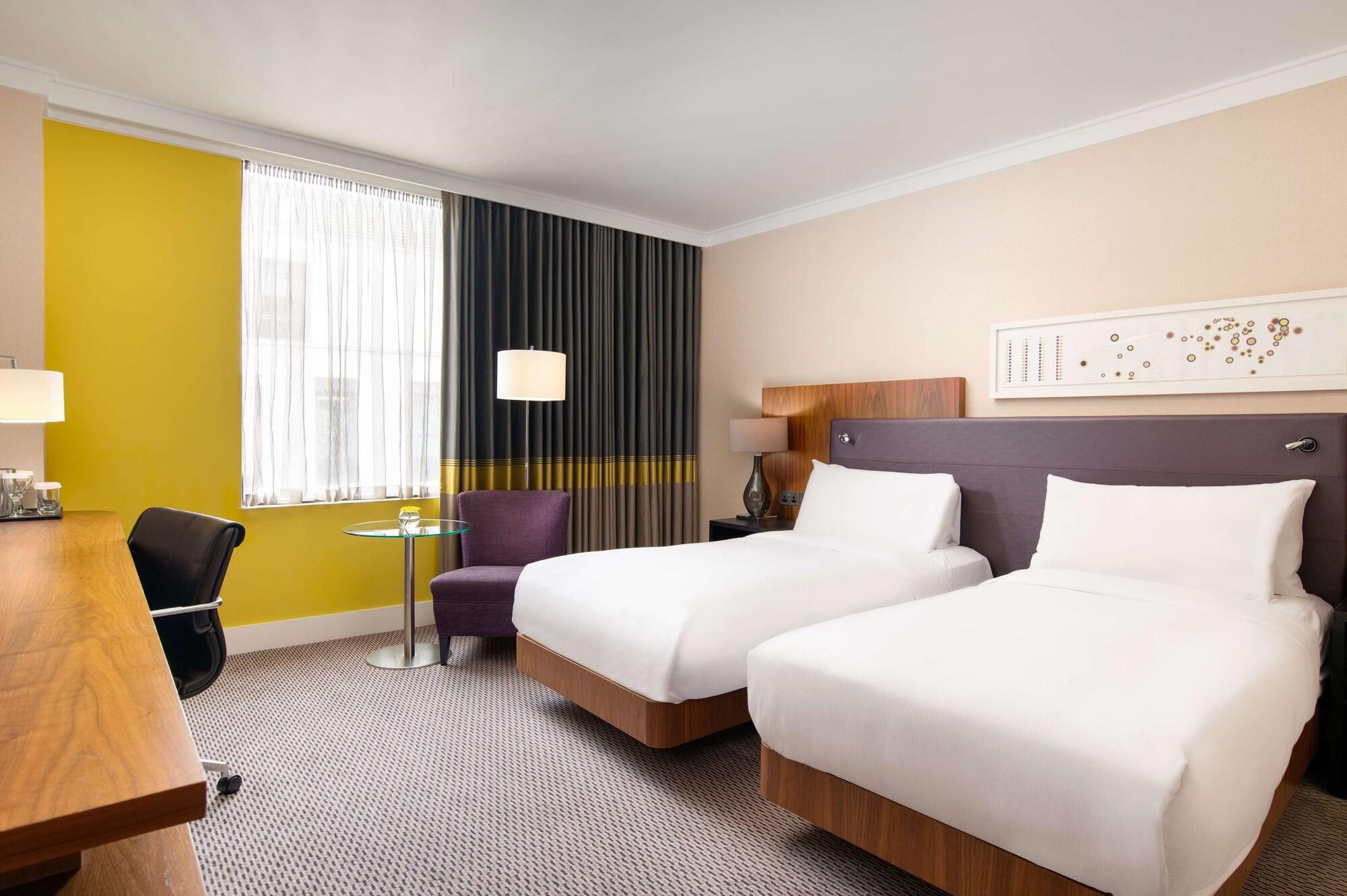Hilton London Wembley Hotel Exterior photo