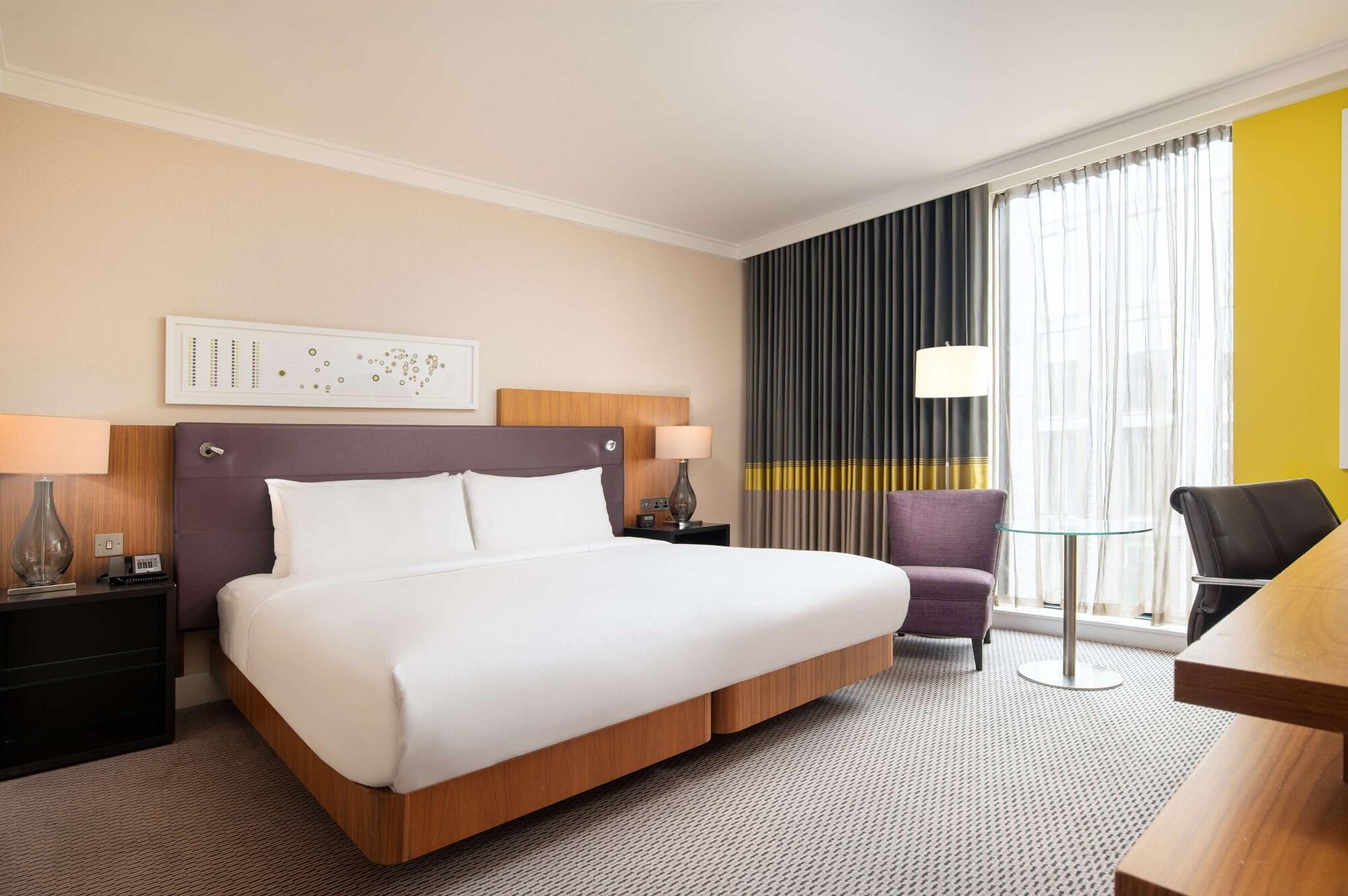 Hilton London Wembley Hotel Exterior photo
